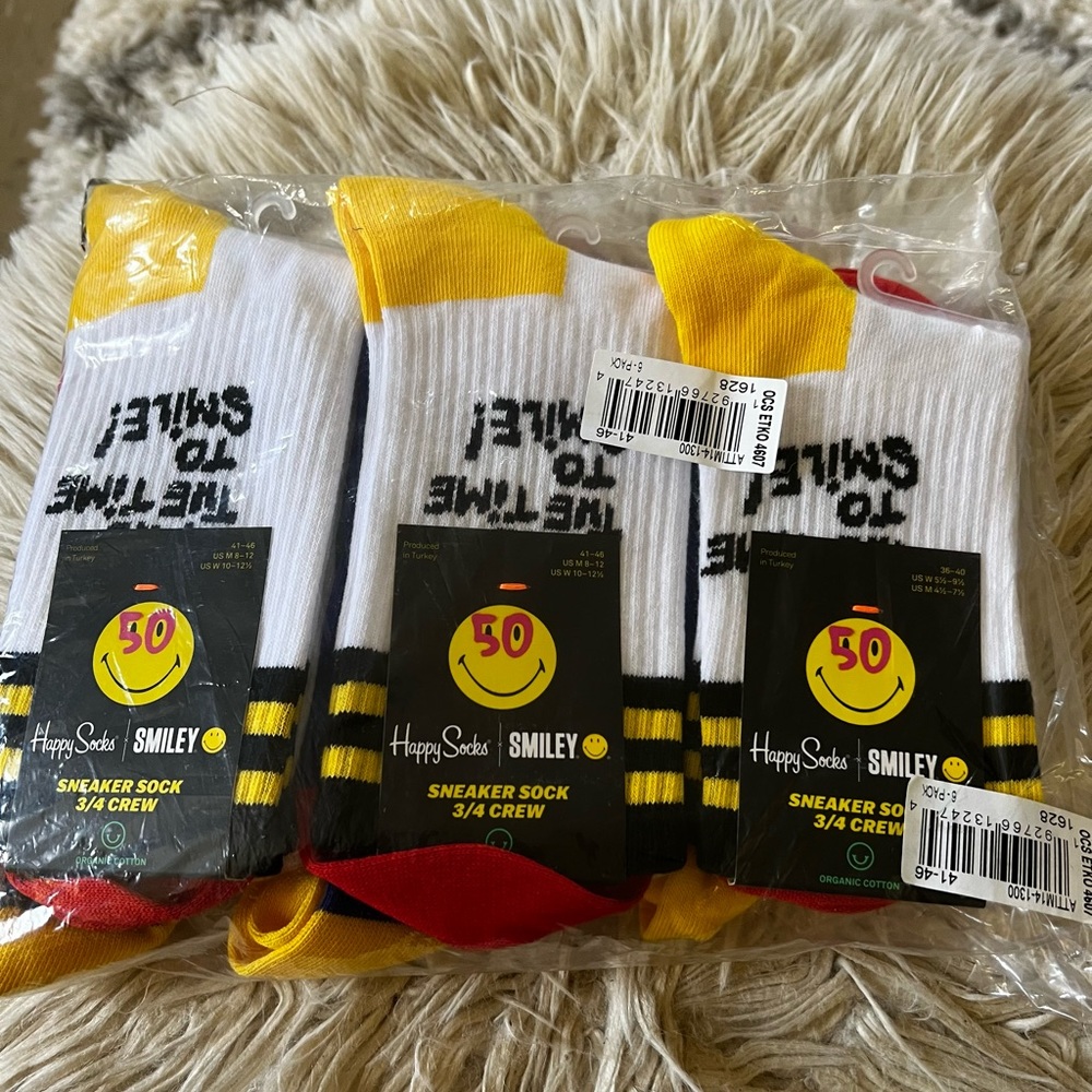 Happy Socks x Smiley Face Collab 6 pairs of socks 🧦